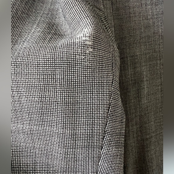 Tahari tweed pant suit size 14. - Picture 6 of 9